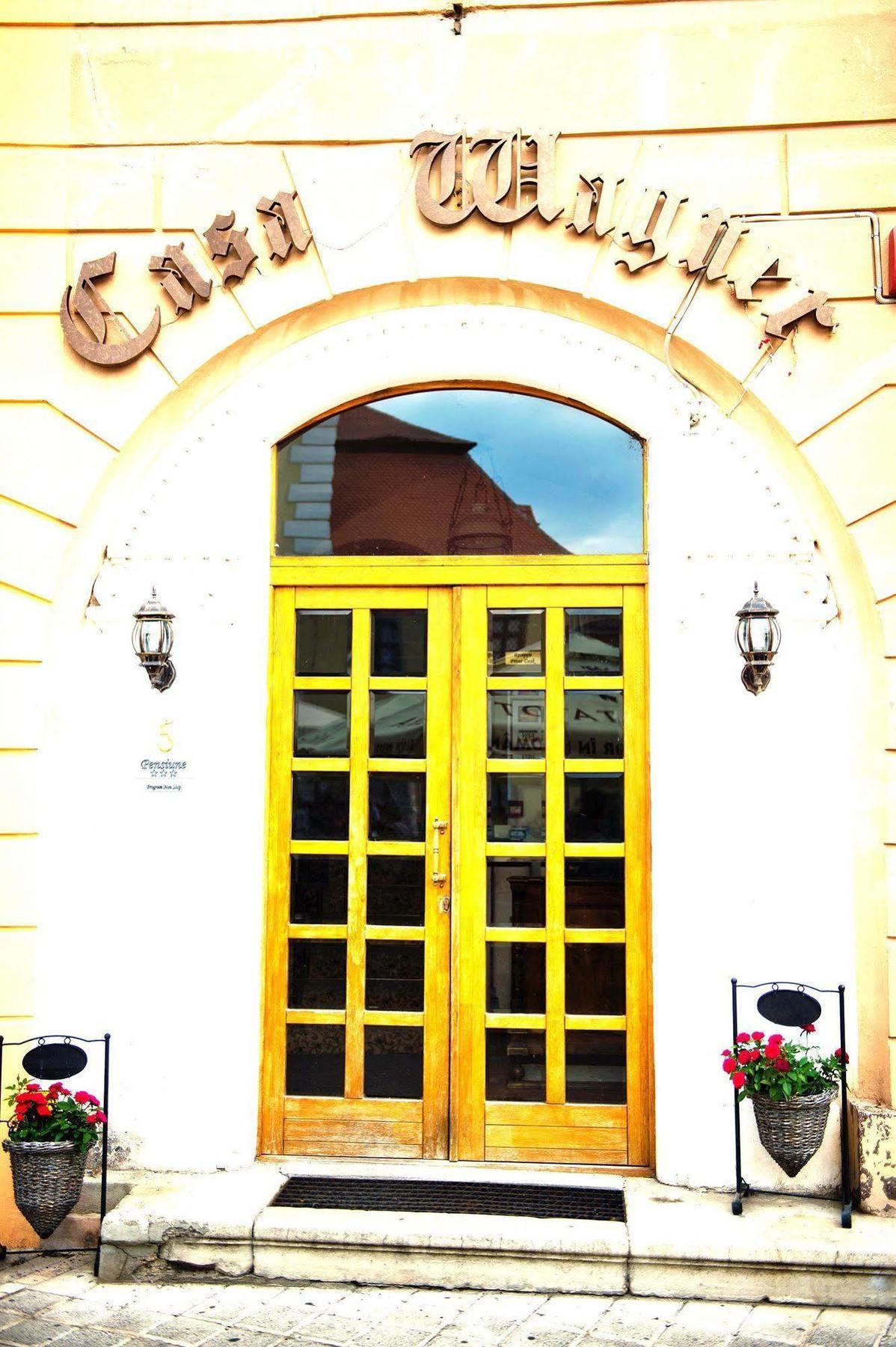 Hotel Casa Wagner Braşov Exterior foto